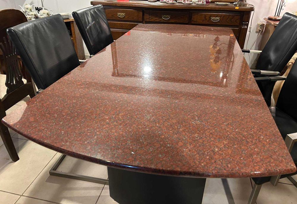 Гранитна маса + 4 стола Холандия