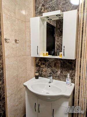 Дава се под наем Двустаен апартамент в Бургас, Център - 60 кв.м за 612 € - Снимка #7