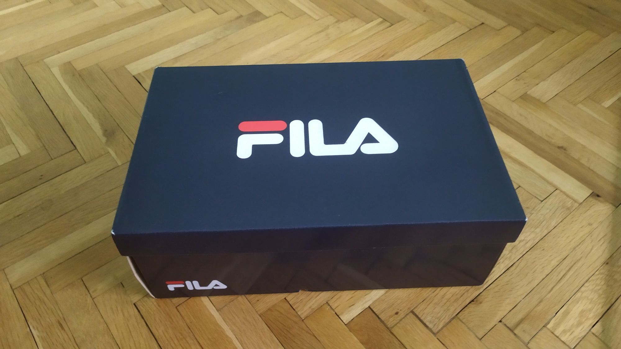 Футболни обувки /бутонки/ FILA-нови