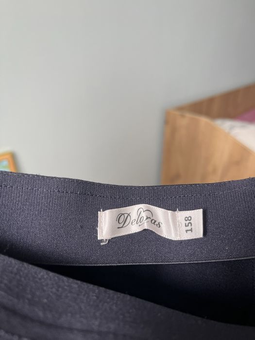 Продам школьную одежду