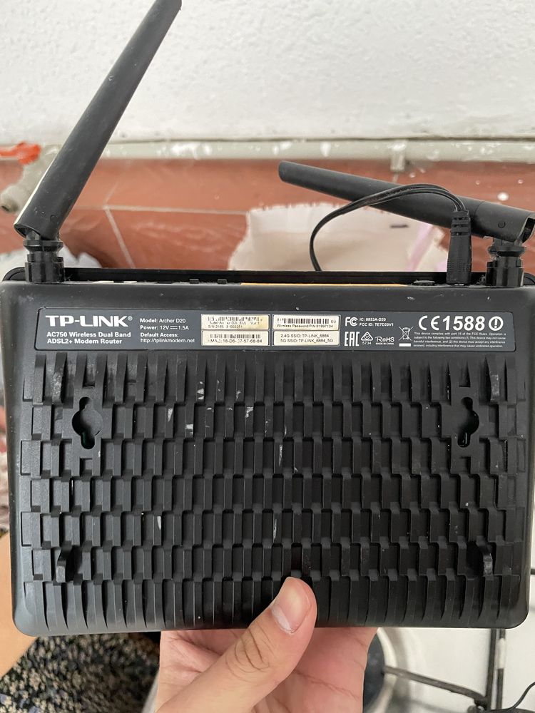Роутер Tp-link черного цвета