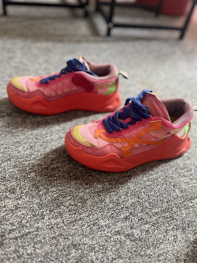 Off White, 37/38