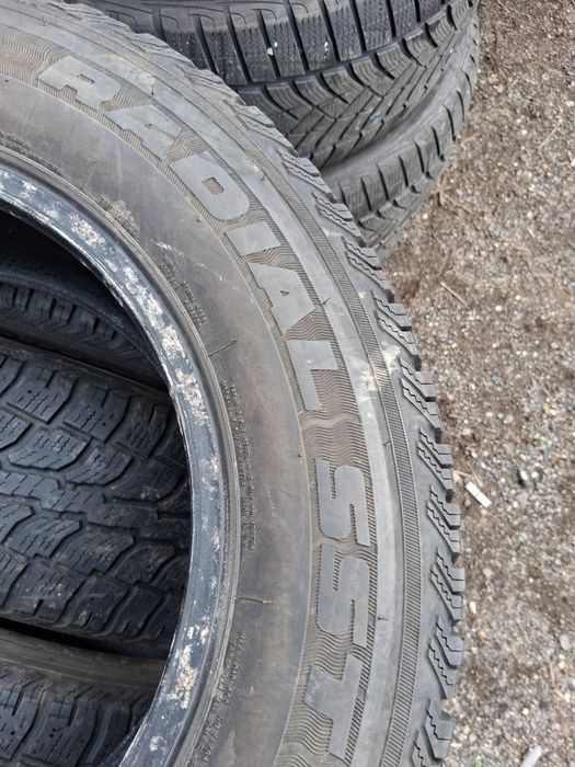 215 70 16 VINTERCAT 4броя зимни