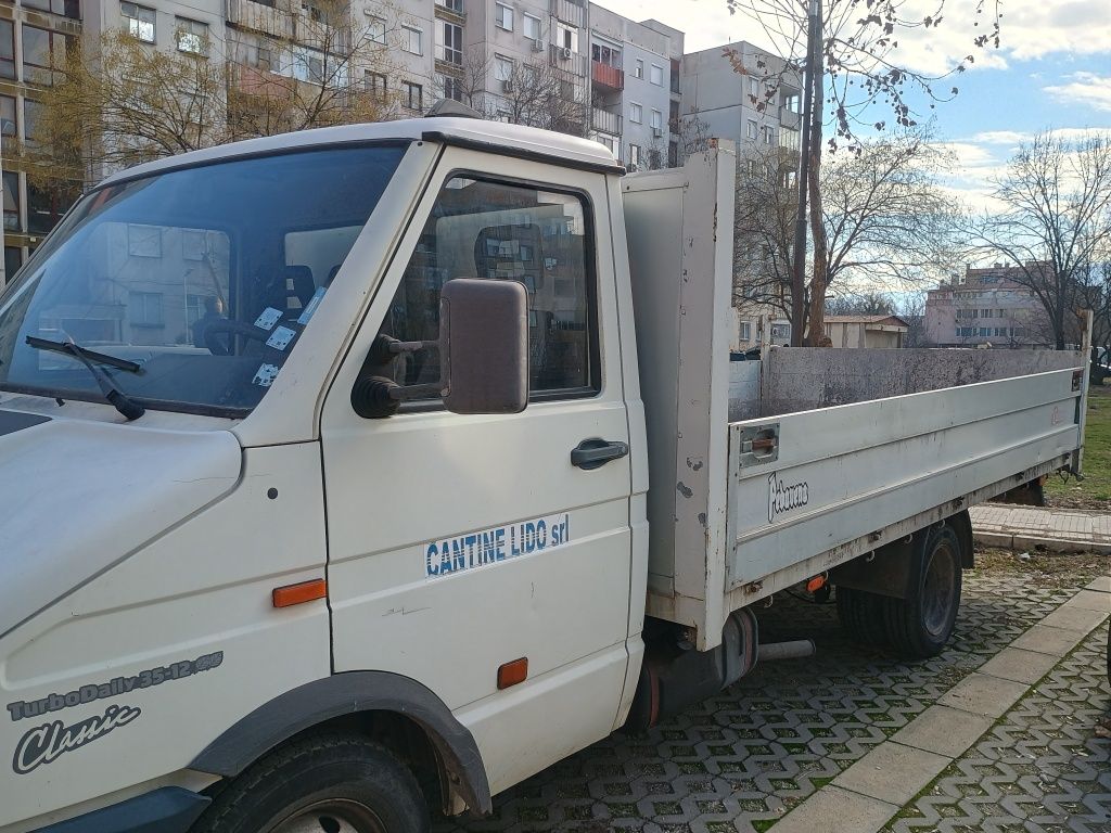 Ивеко бордови 4,40 метра 3,5 тона двойна гума