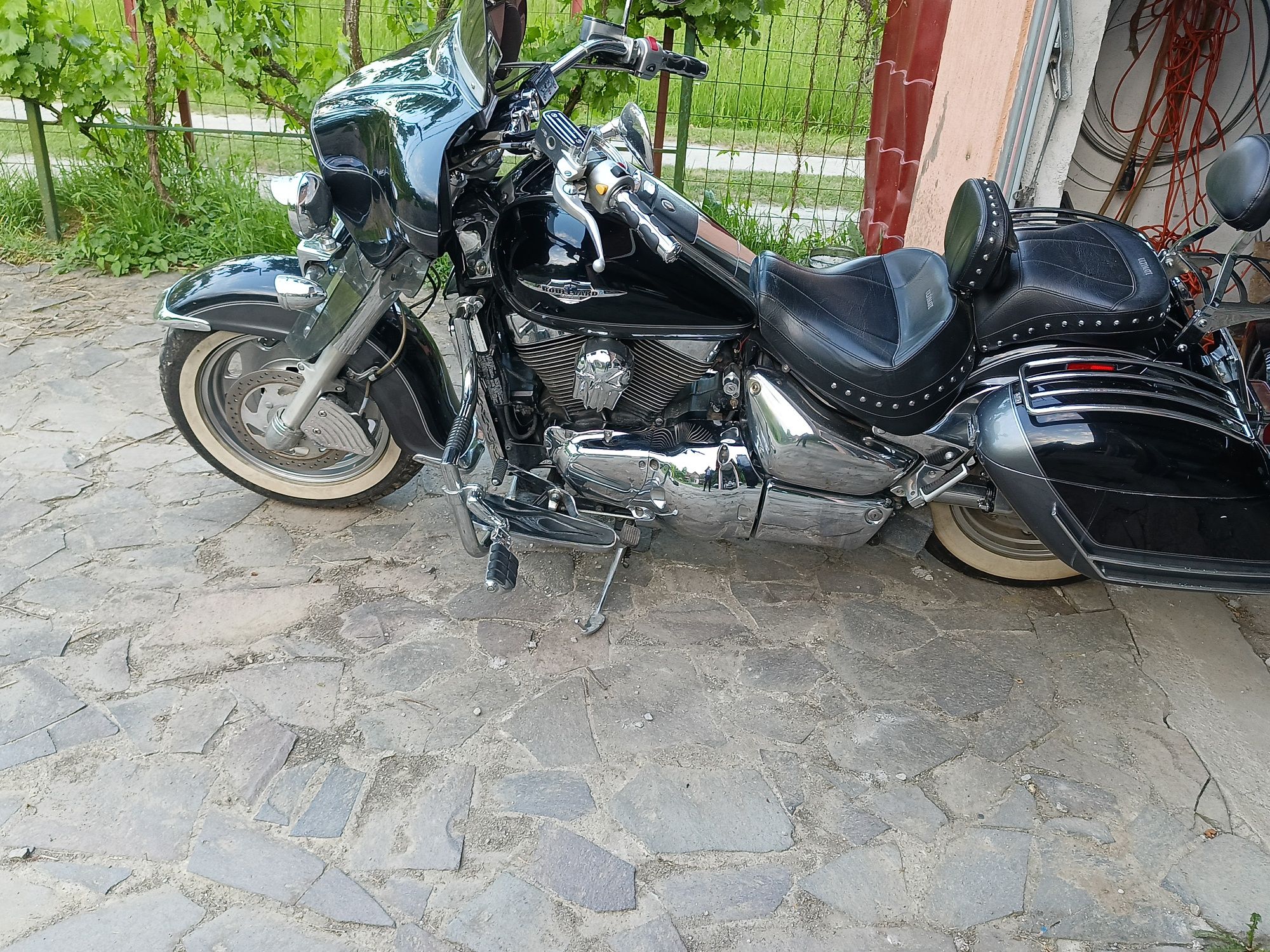 Suzuki intruder C90  T