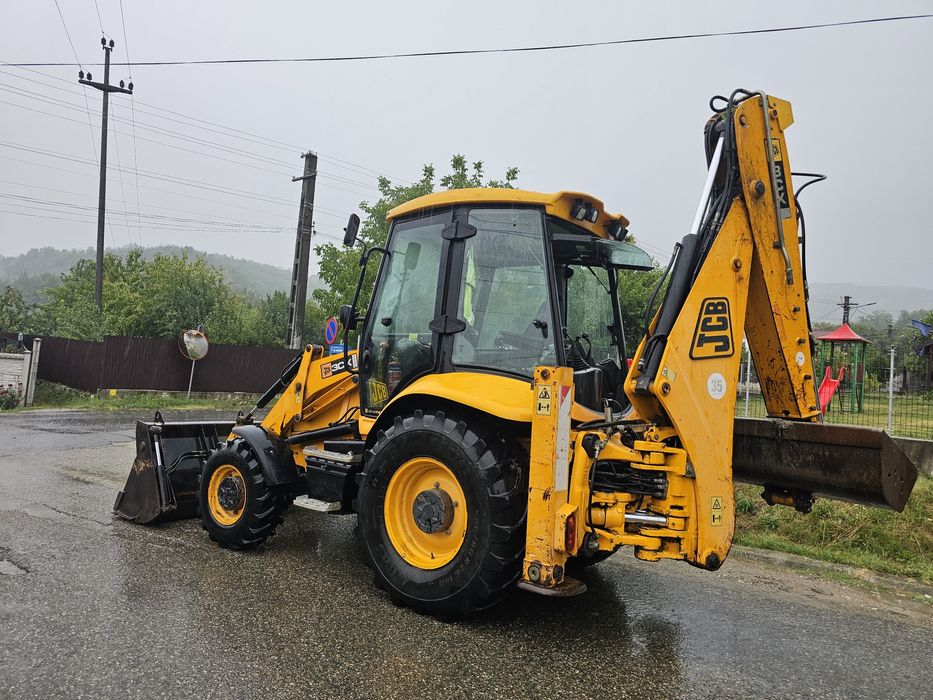 Buldoexcavator jcb