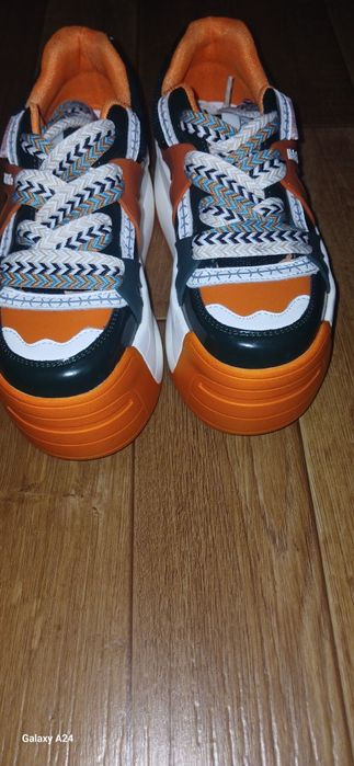 Продам обувь женскую