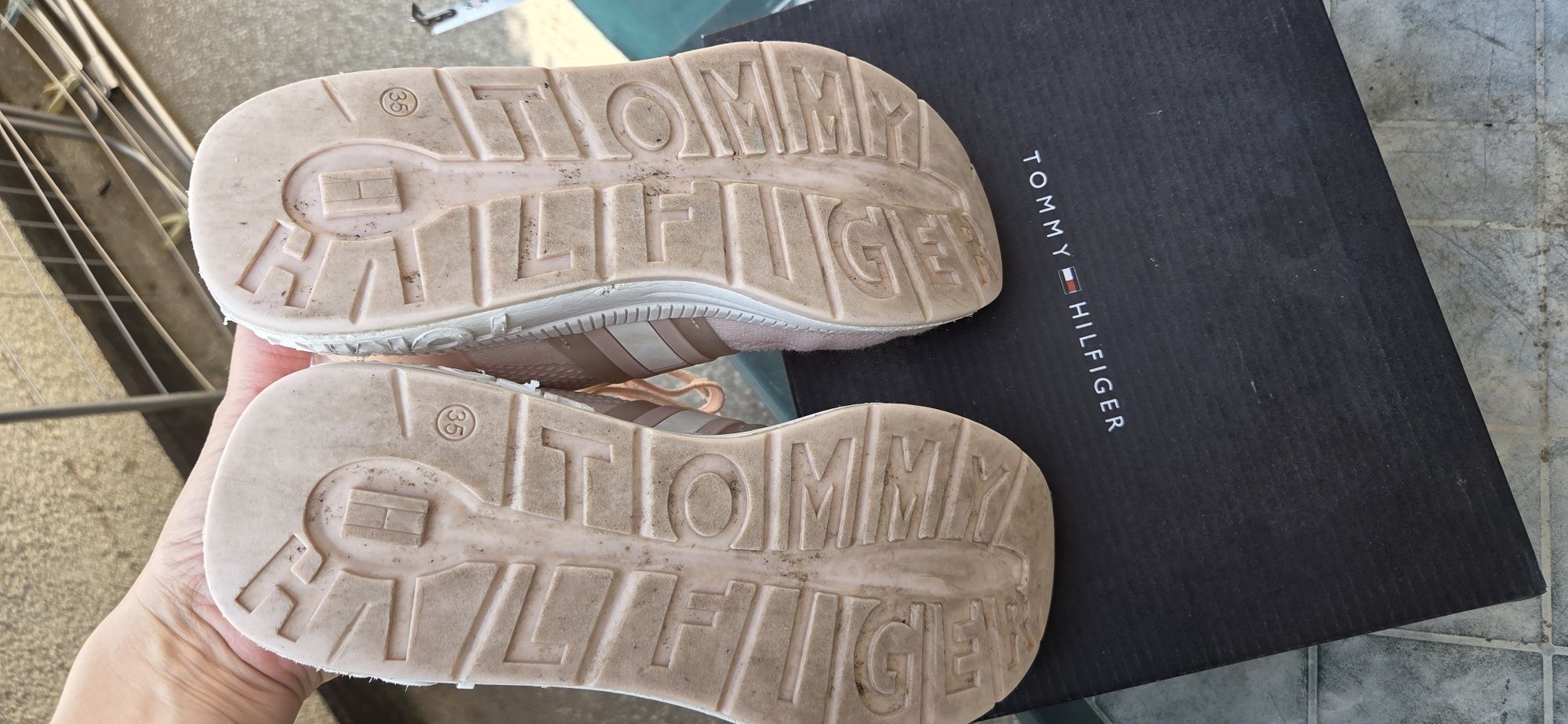 Маратонки Tommy Hilfiger 35 Nike 36