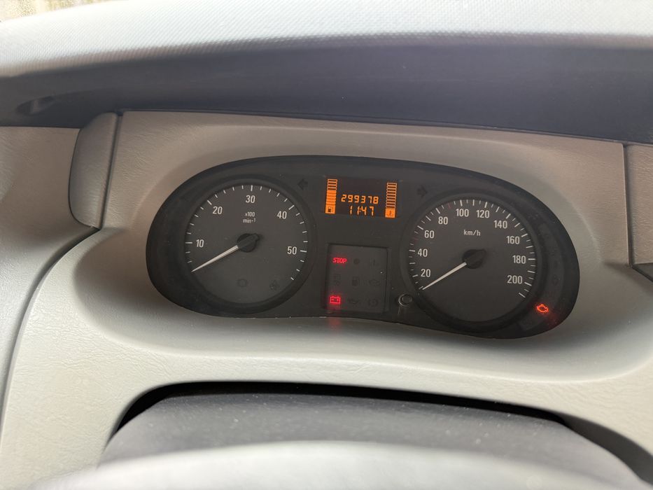 Vivaro/trafic 8+1 locuri 2010-299000 km