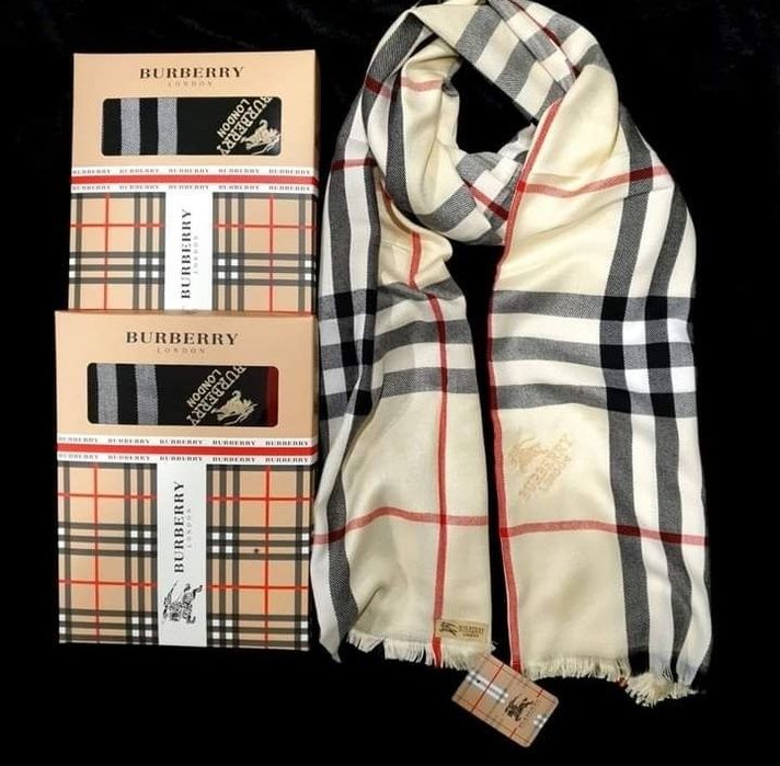 Esarfe/saluri unisex, logo brodat, diverse nuanțe