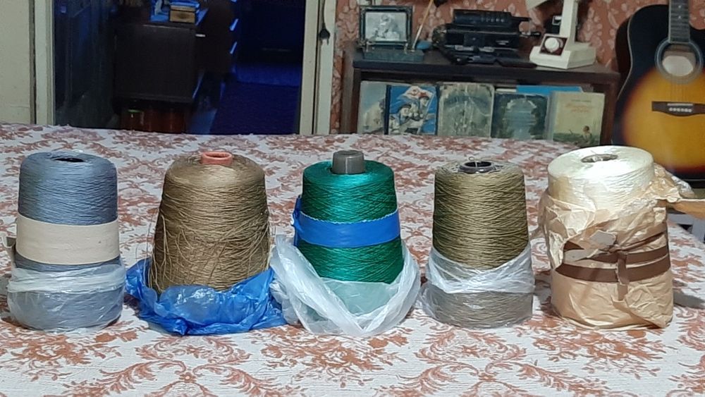 Нитки капроновые.