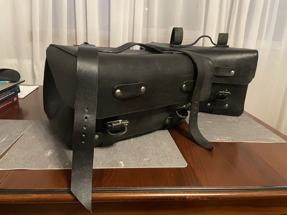 Coburi moto de piele Oyama's Garage