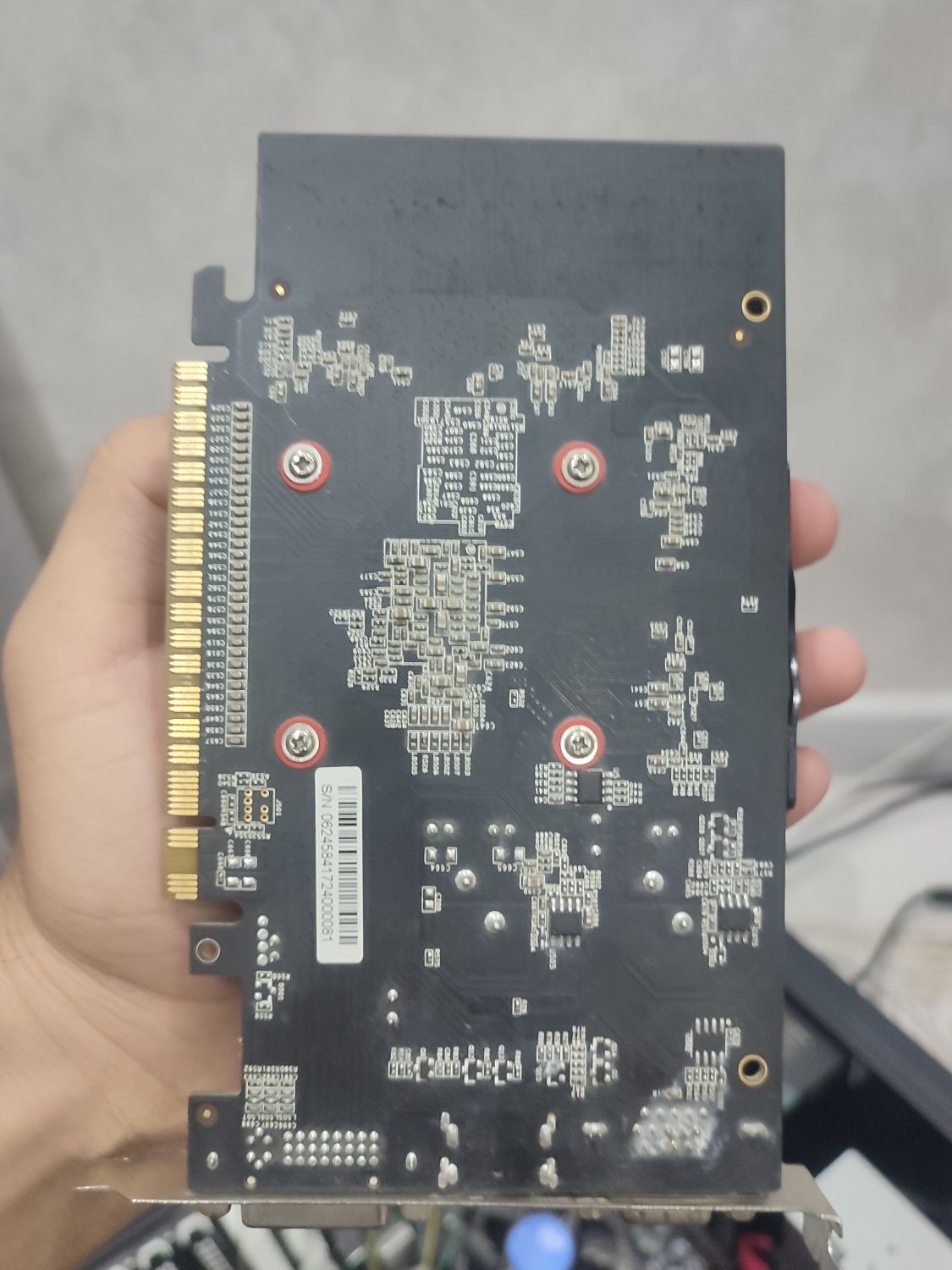 Видеокарта gt 730 2 gb от Axel .