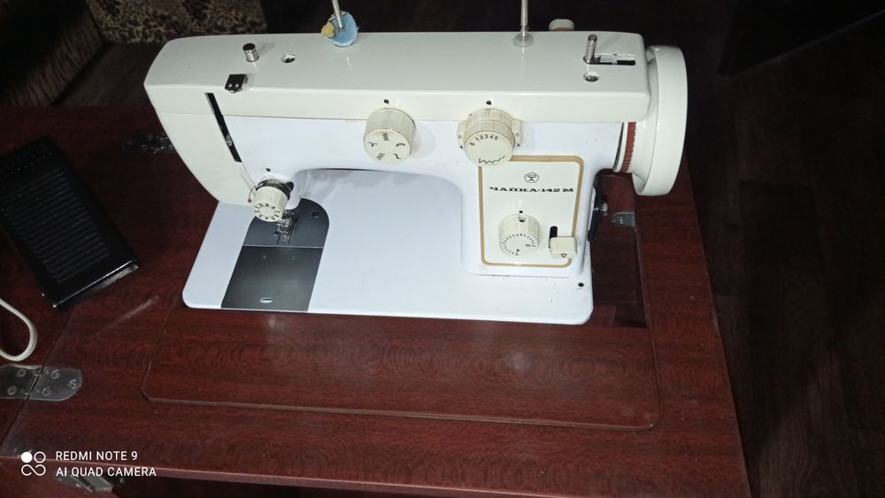 Продам швейную машину Чайка 142М