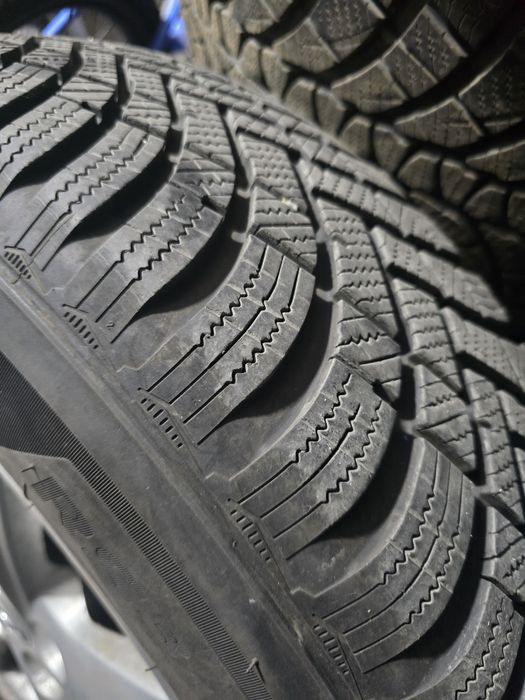 Гуми с джанти  215/70/16 за hyundai i35