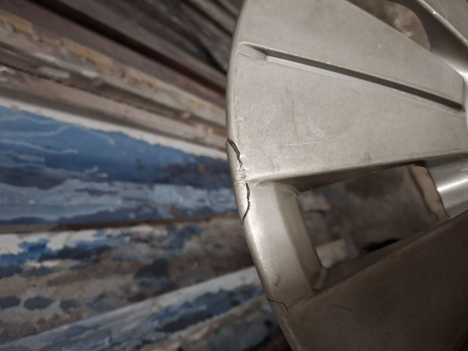 Тасове за шкода 15 цола. Оригинални  60лв.