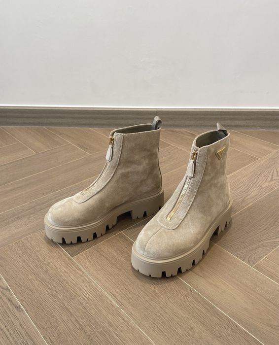 Prada боти велур