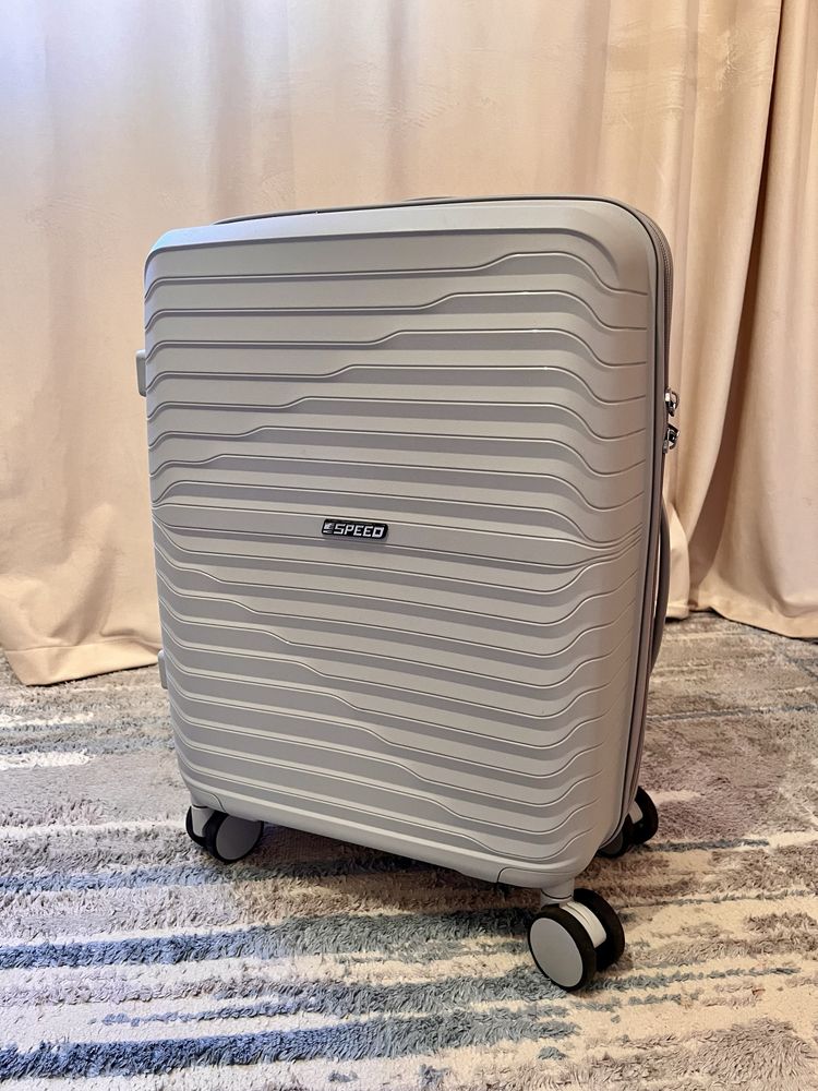 Новый чемодан S