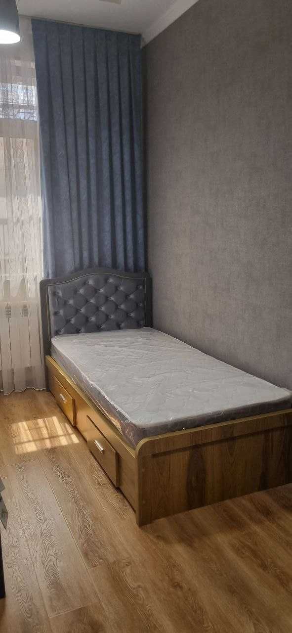 ЦЕНТР, Голден Хауз, 184 кв.м. , 2 уровня, обстановка. Недорого