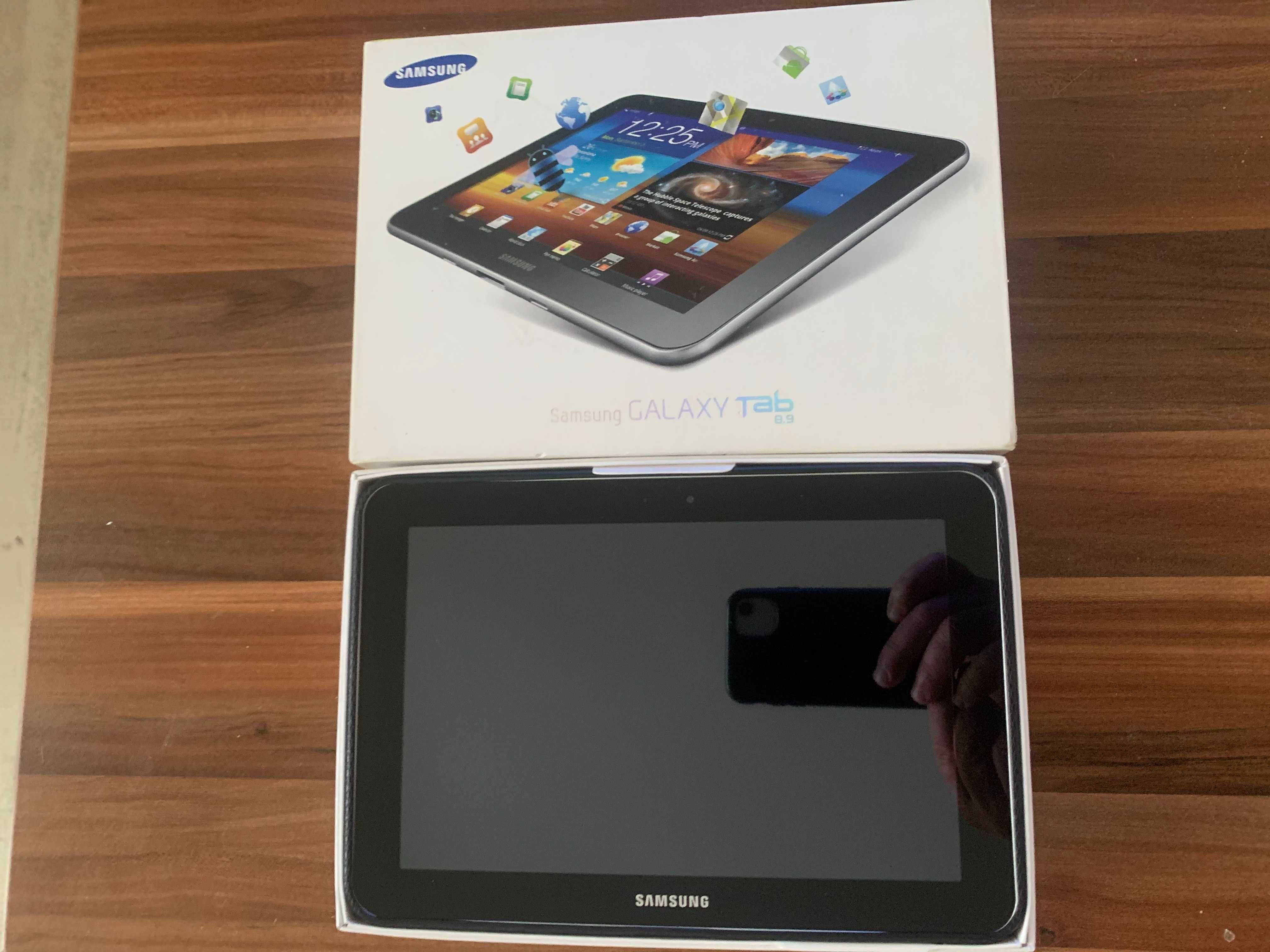 Samsung Galaxy Tab 8.9 3G GT-P7300 16GB