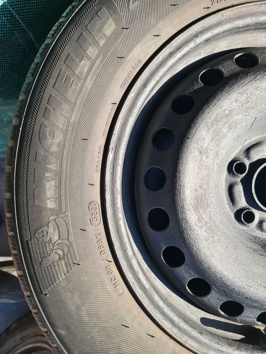 4 Jante tabla 5 prezoane 16, ET50 si 2 Nokian anv ms 215/65/R16