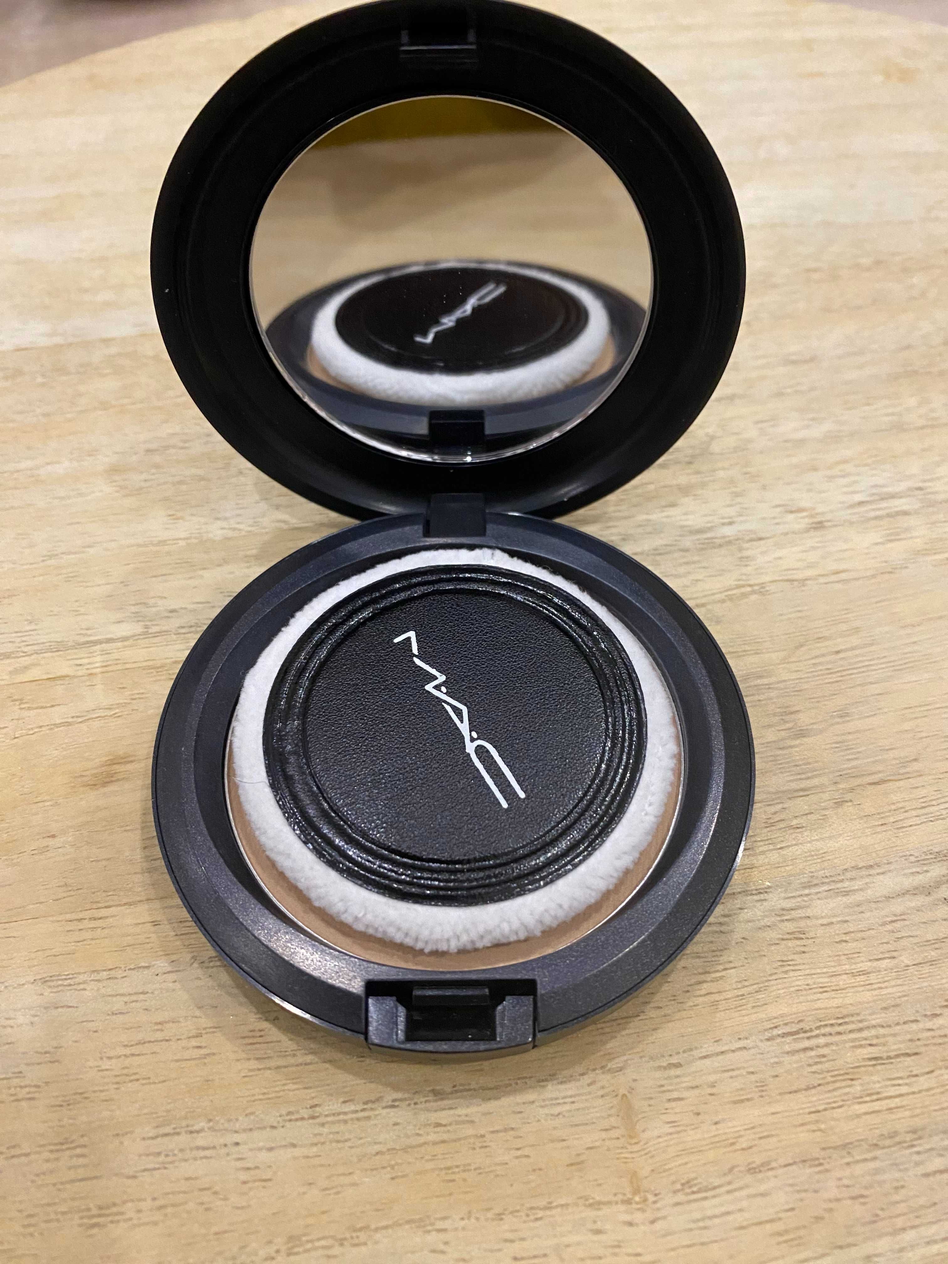 MAC Fond de ten Studio Fix + concealer Studio Finish + pudra compacta