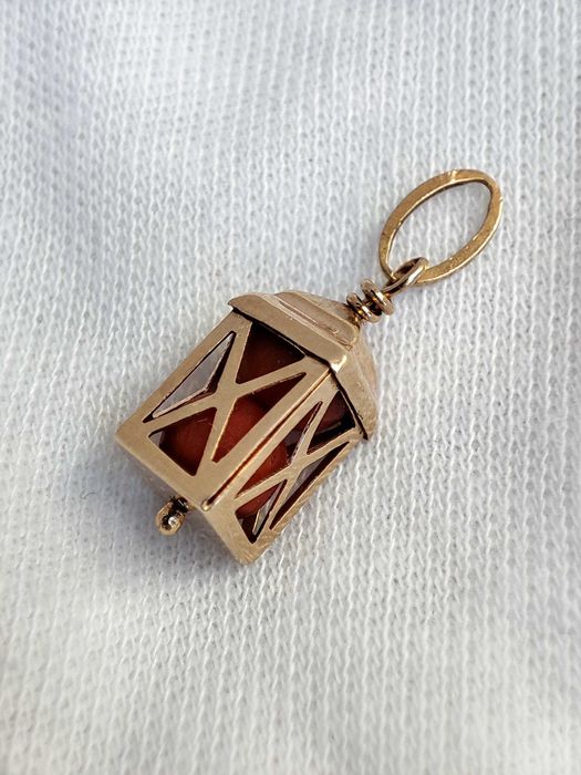 pandantiv aur 14k felinar cu coral natural designer italia 1967 unicat