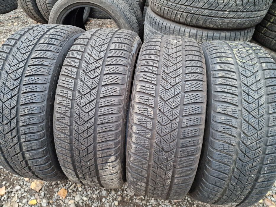 Anvelope 225/55R17 marca Pirelli, DOT 2023, 7 mm