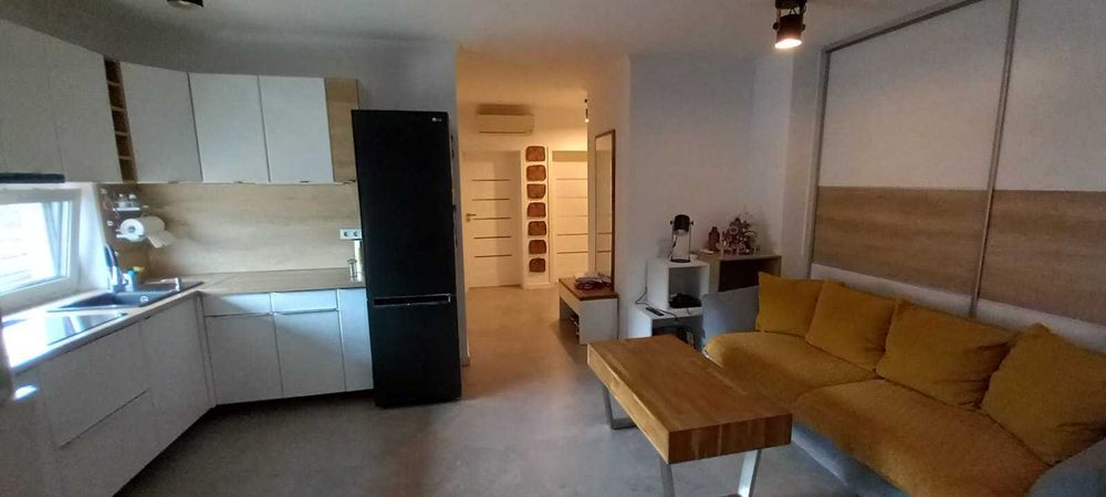 Inchiriez apartament 3 camere