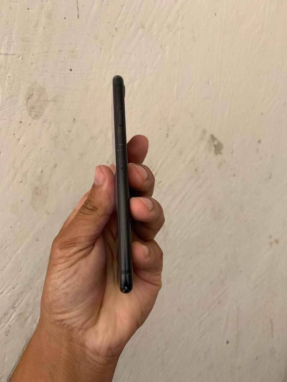 Iphone se 2020 idial 64 75 ochilmagan