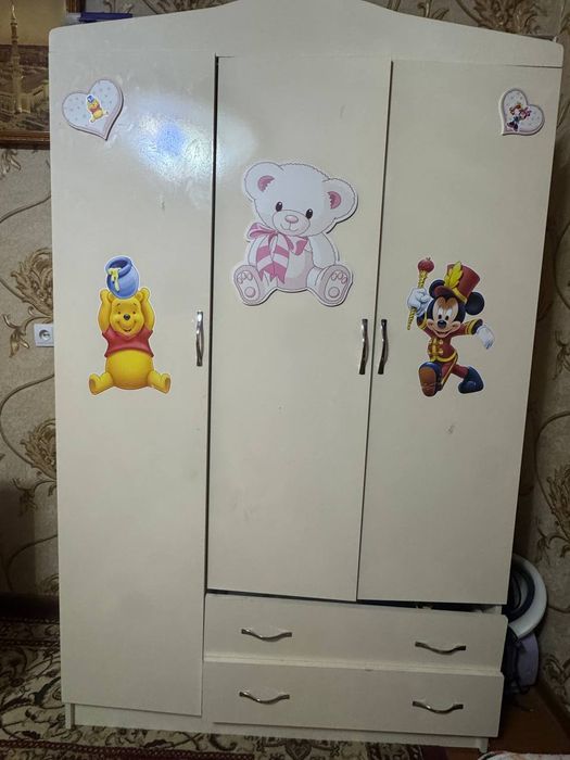 Srochna shkaf sotiladi