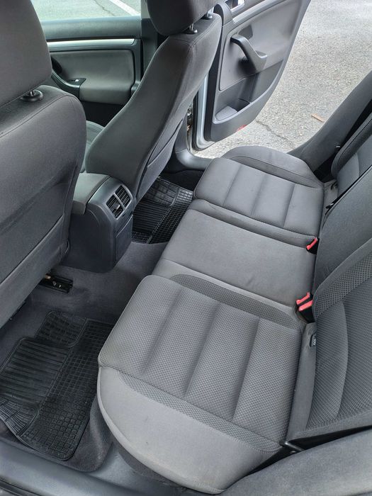 Vând Volkswagen golf