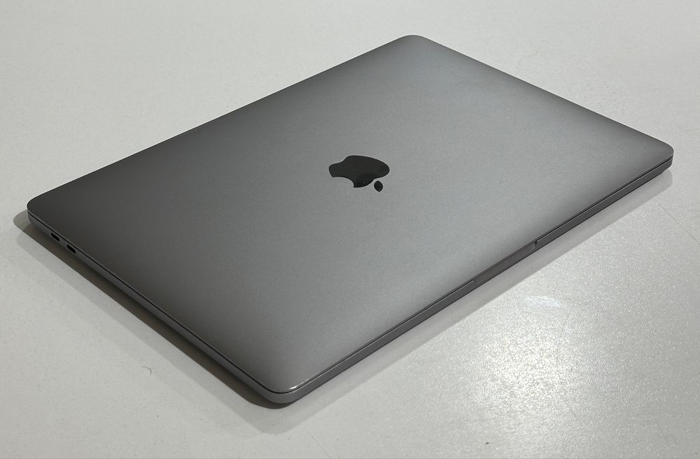 Macbook Pro 2018 i5/256GB