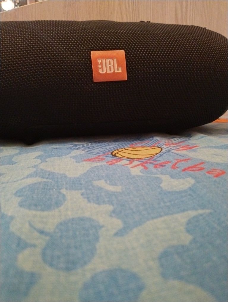 Продаётся колонка JBL