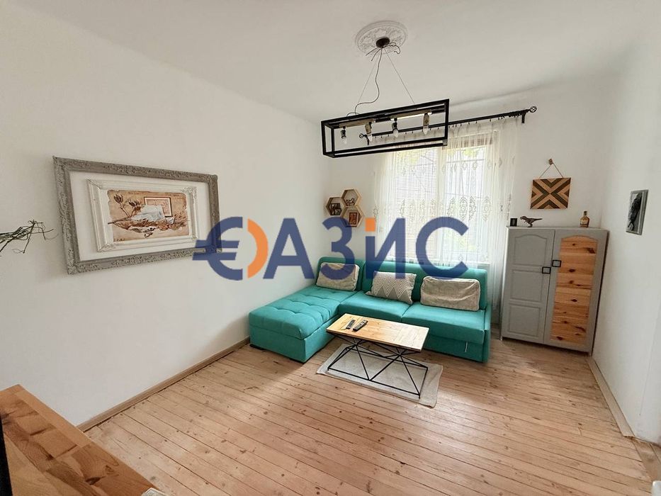 Къща с 2 спални, 75 кв.м. + 430 кв.м. двор, Средец, област Бургас,