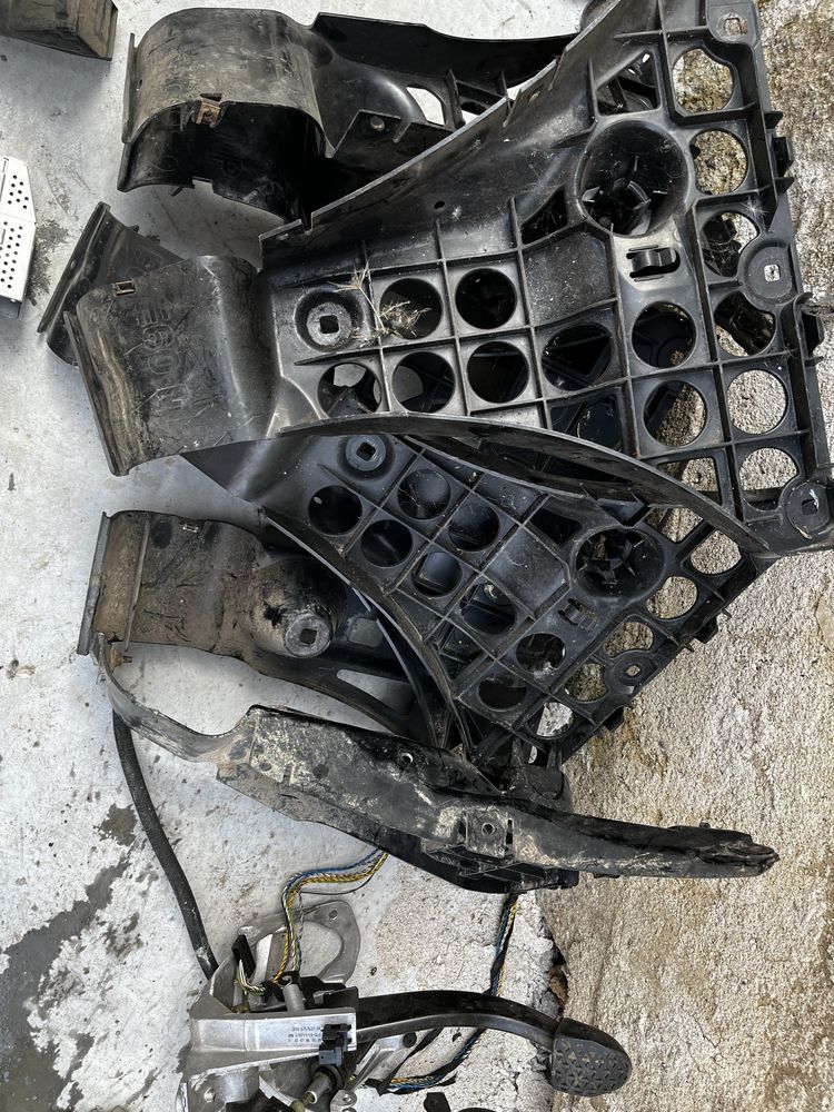 Държачи задна М-броня бмв е60 е61 durjachi zadna M- bronq bmw e60 e61