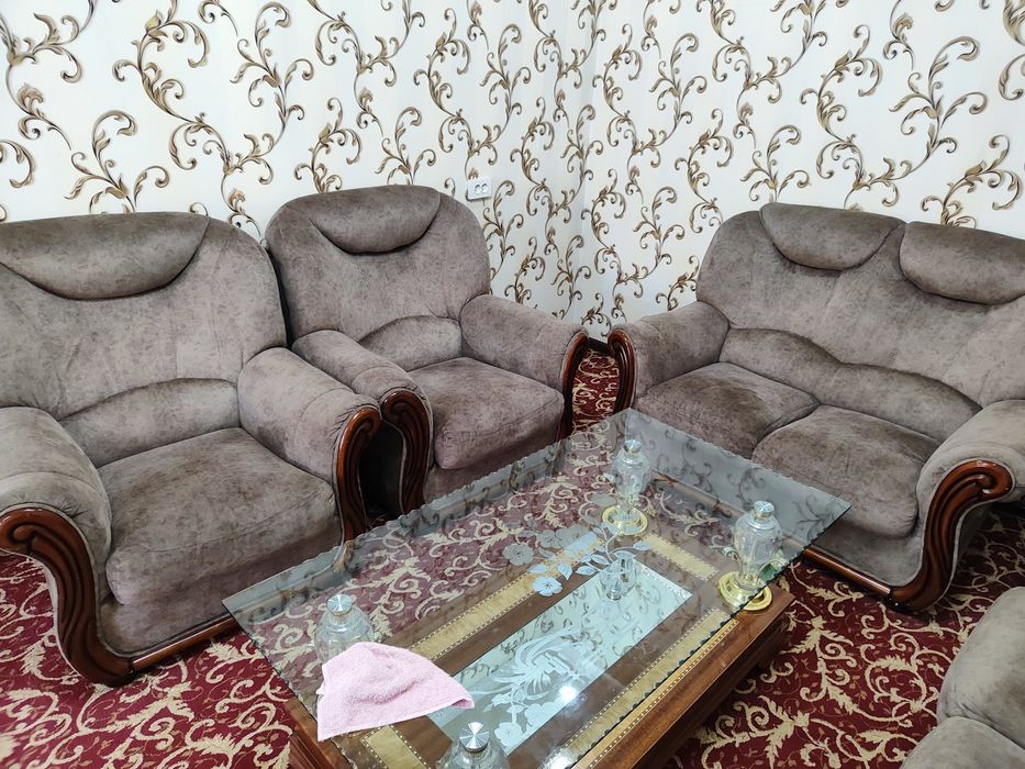 Продаётся диван кресло и журнальный столик