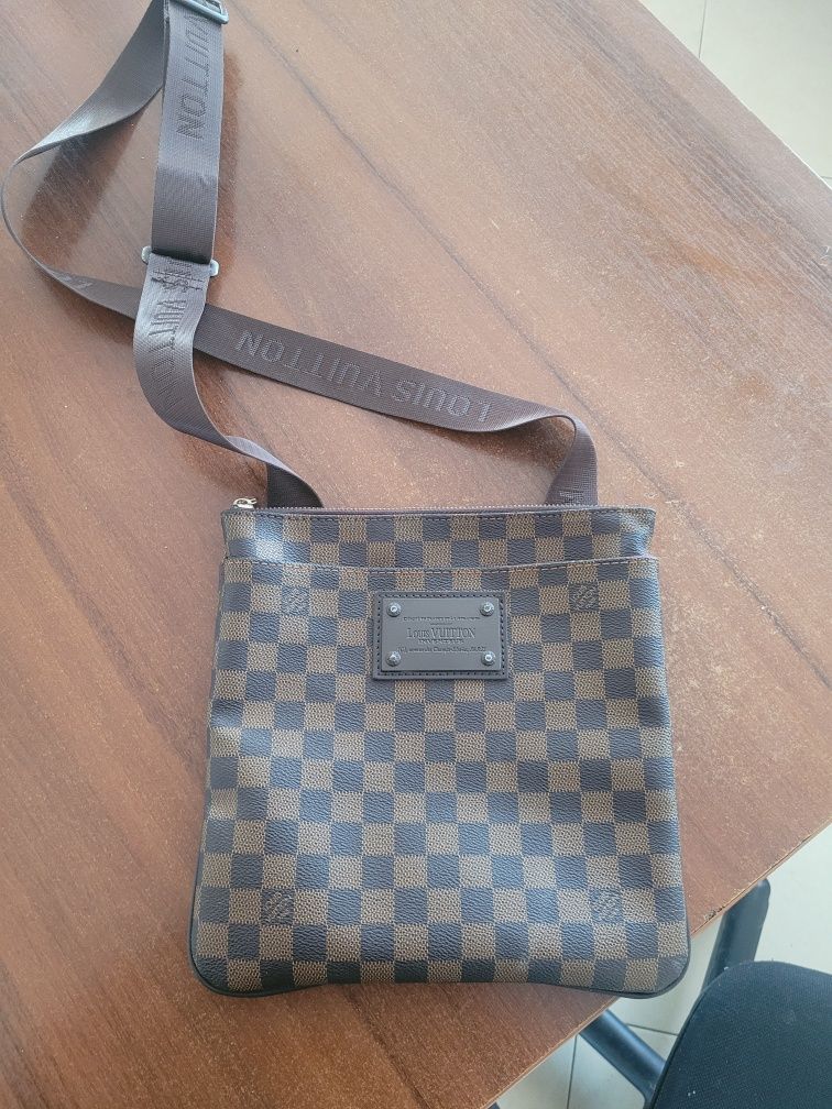 Borseta Louis Vitton