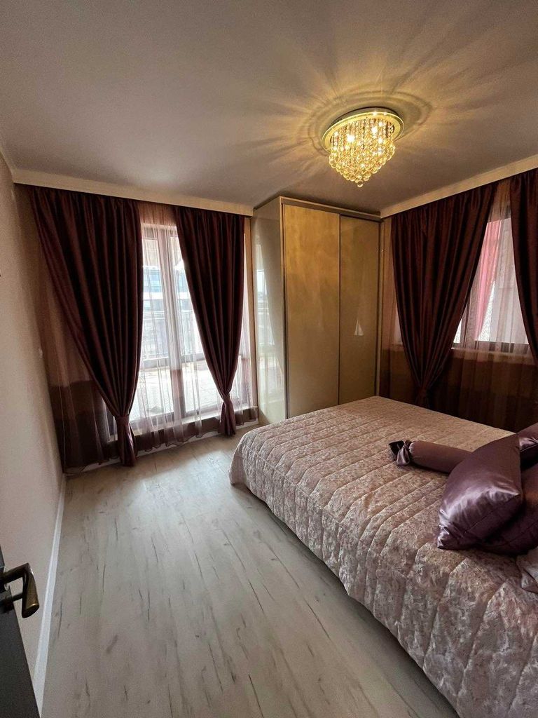 Продава се Тристаен апартамент в Пловдив, Христо Смирненски - 135 кв.м за 1371 €/кв.м - Снимка #6