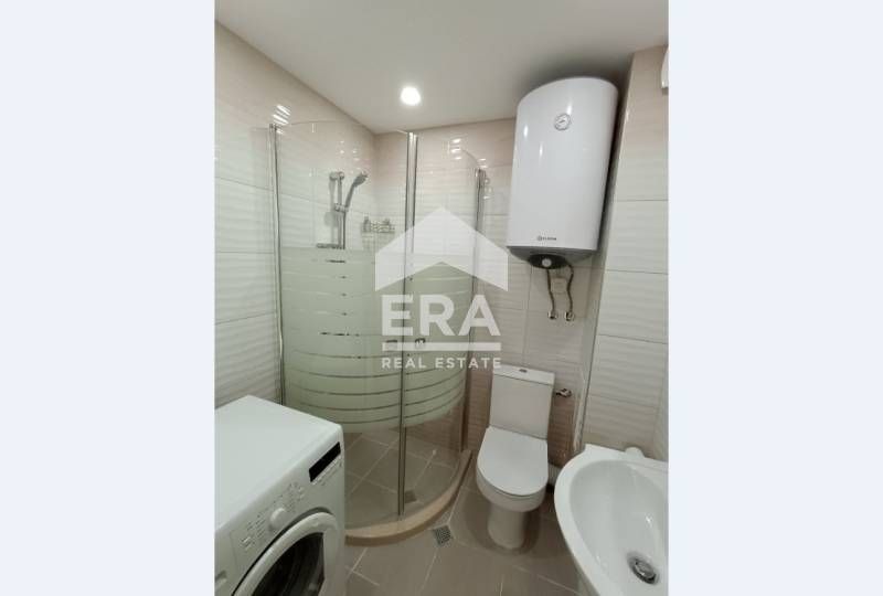 Двустаен, чисто нов, обзаведен апартамент под наем, с двор и паркомяст