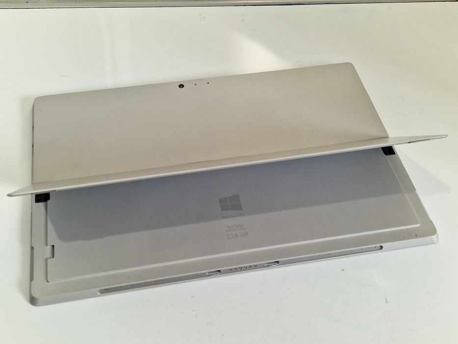 Surface pro 3 i5 4300u 4gb за части