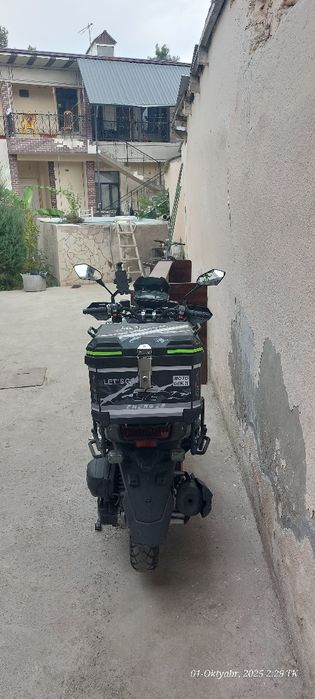 Tank skuter  sotiladi novey