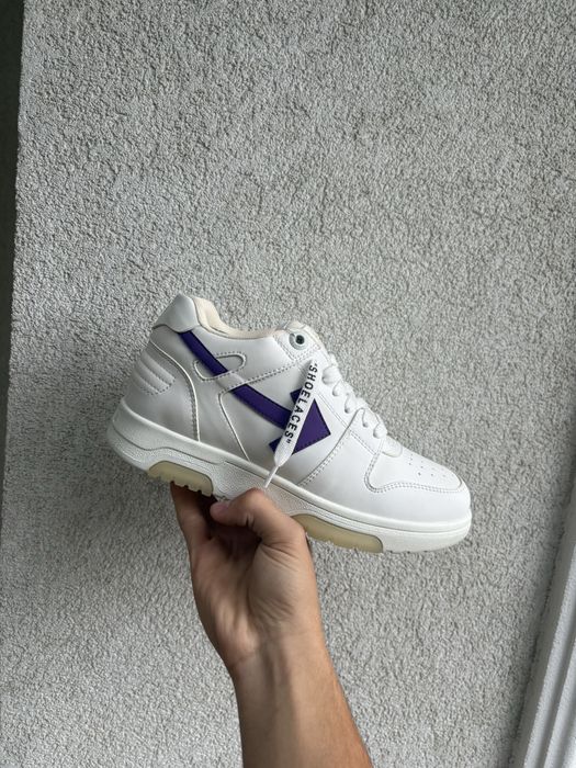 Off White out of office