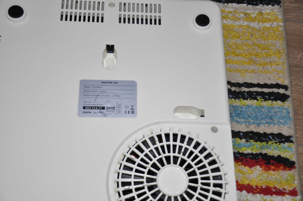 Свободно стоящ индукционен котлон в перфектно състояние.