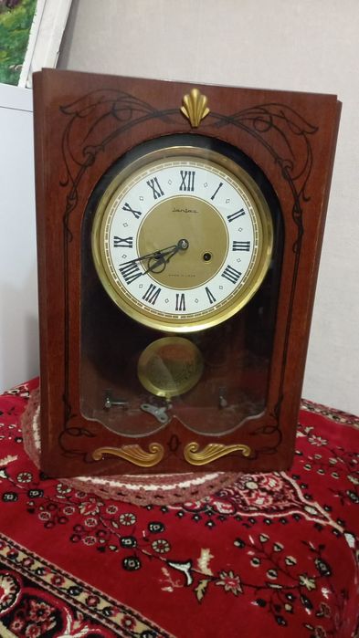 Продам настенные часы Янтарь