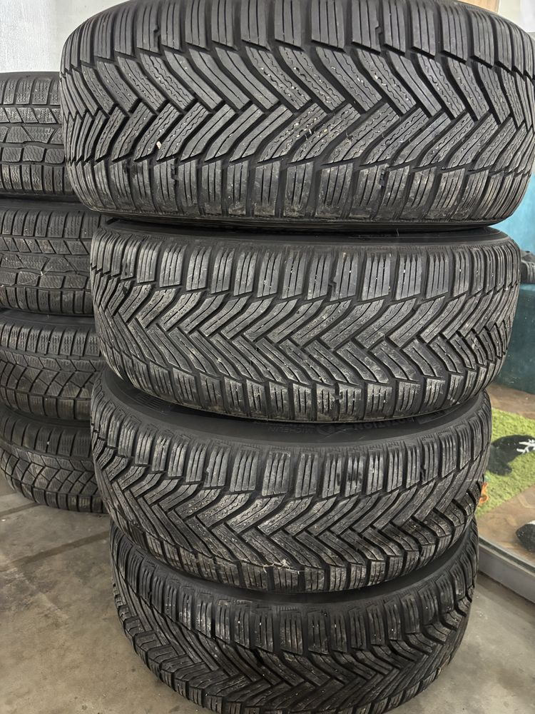 4бр оригинални 16ки Мерцедес Е клас ет42 7,5ж с зимни гуми Michelin