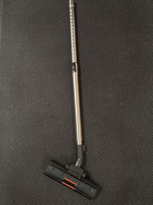 Perie si tub telescopic aspirator