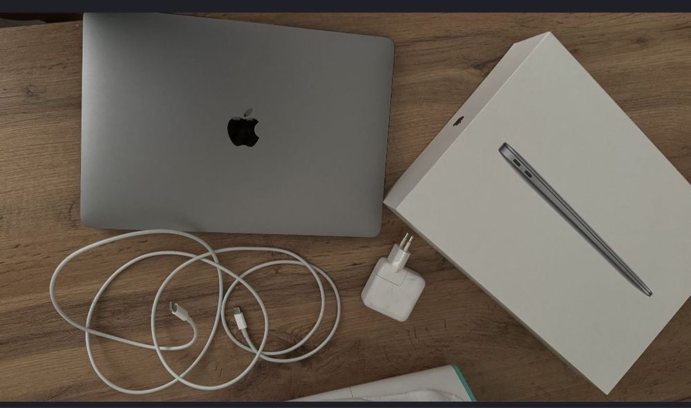 Macbook air 13 отличном состоянии