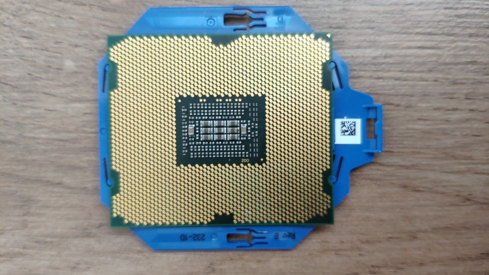 Procesor Intel Xeon E5-2620 v1 6 core/12 thread 15MB LGA 2011