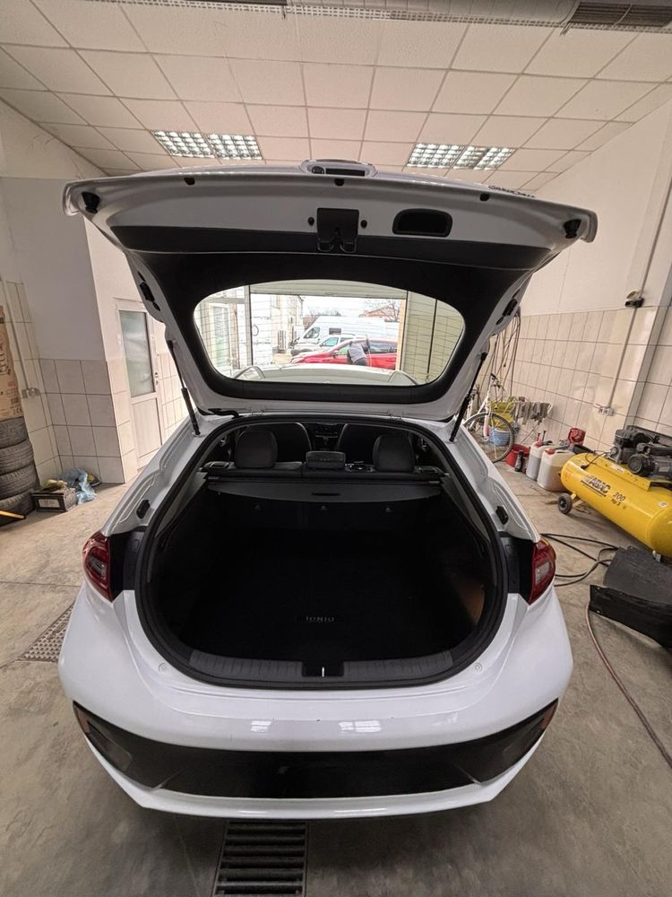 Hyundai ioniq 2019 plug in hybrid